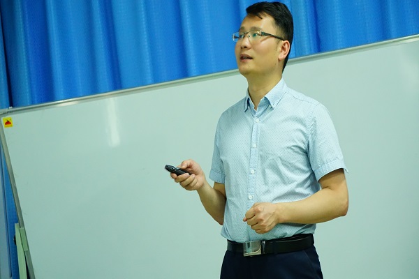 李明科老師介紹學校