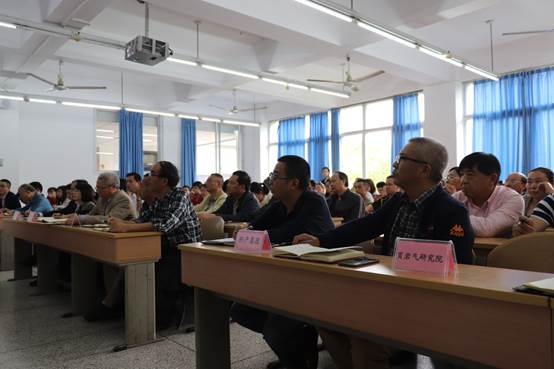 說明: C:\Users\Administrator\Desktop\巫校長(zhǎng)講黨課照片(2019.10.18)\巫校長(zhǎng)講黨課照片(2019.10.18)\IMG_2590.JPG