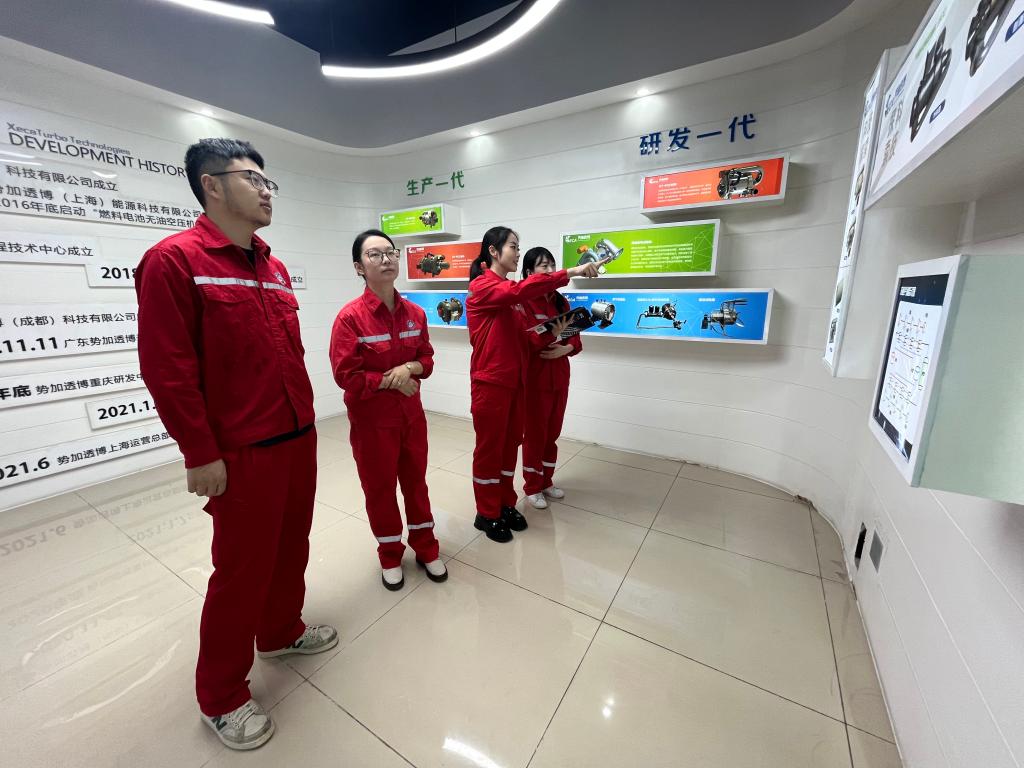 輔導(dǎo)員進(jìn)企業(yè)1.jpg 輔導(dǎo)員進(jìn)企業(yè)1.jpg