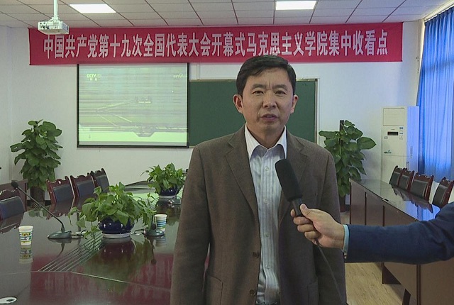 張小飛院長 接受學校電視臺采訪