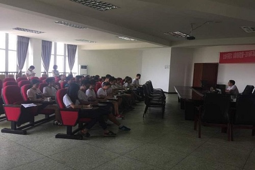 疾控中心朱主任發表講話