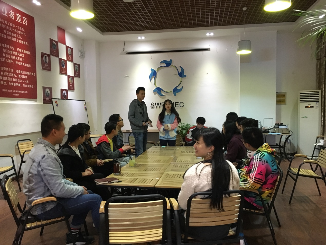 各俱樂部負責人做自我介紹