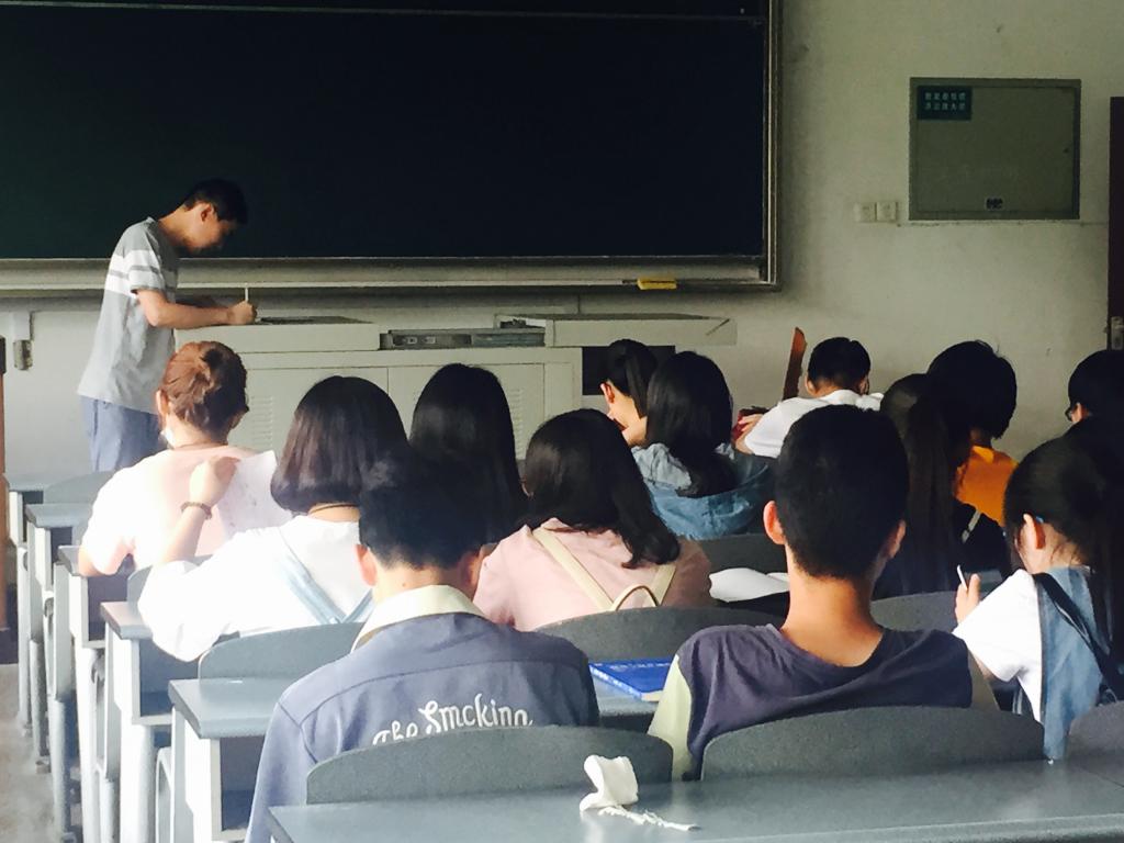 孫曉光老師記錄2014級廣播電視編導2班同學們提出的問題