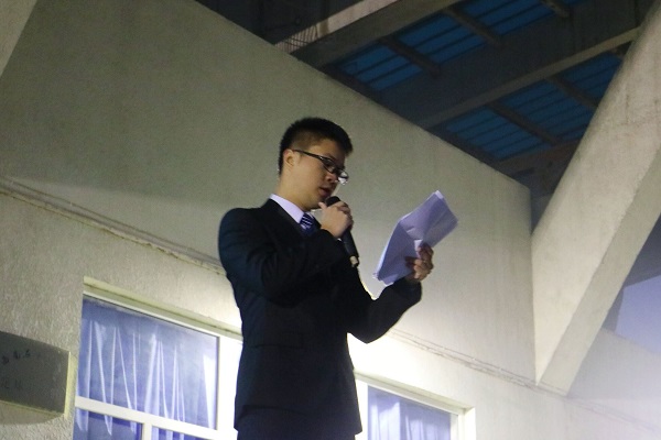 學生代表石靜
