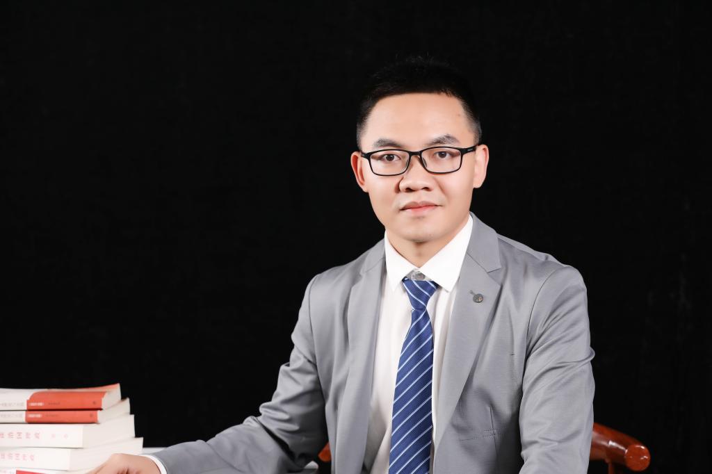 1李卓形象照