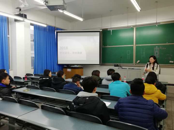 圖二:瑜喻老師進行指導