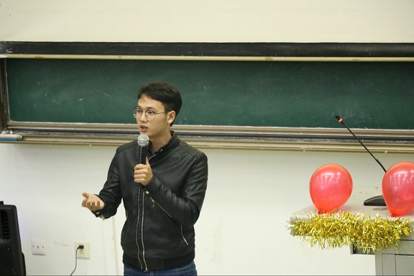李賢勝學(xué)長講話