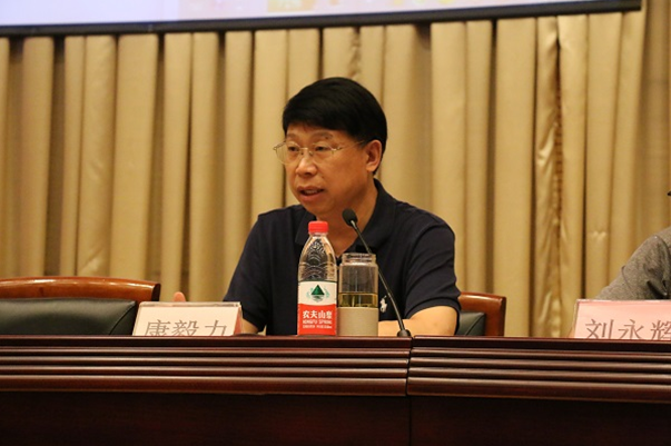 石工院副院長康毅力講話