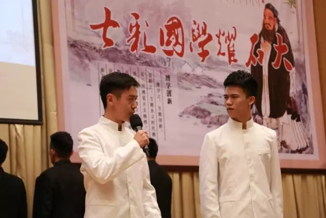 領誦 顧子杰 何祥