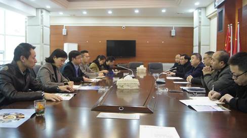 我校代表在廣安二中交流調研