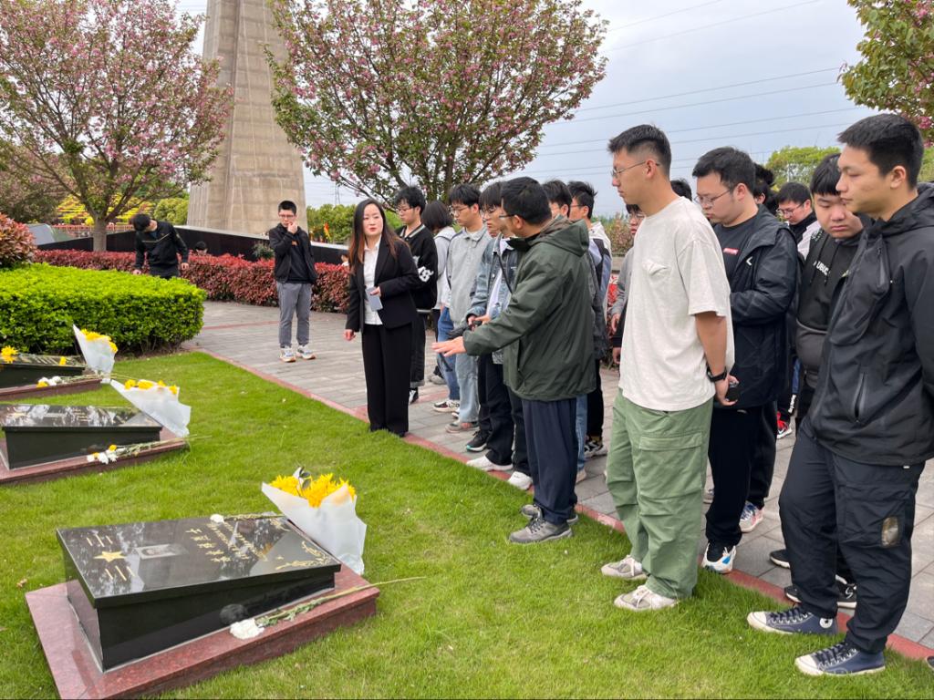 2023-04-05 23:28:33.977000 2023-04-05 23:28:33.977000