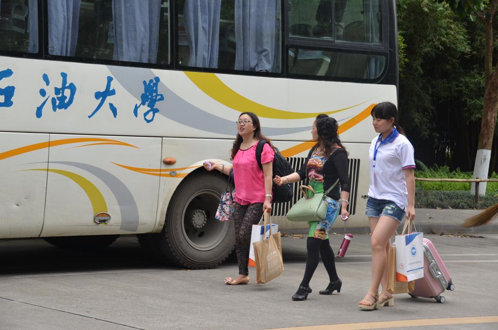 引導(dǎo)組陪同