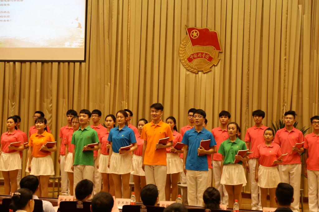 計科院的《聆聽青年》