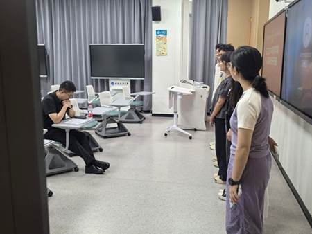 E7E242B2F5E1A0E5EE9F56096C02354A