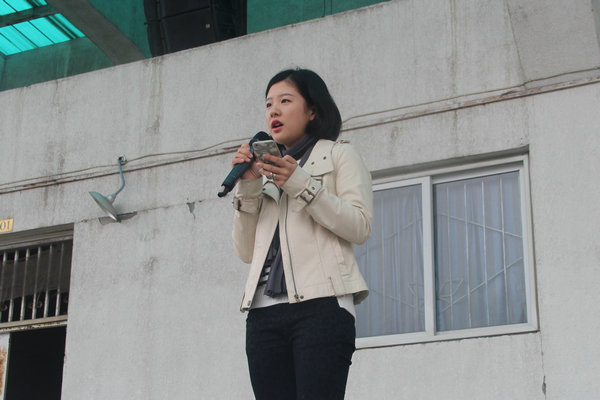 張馨藝?yán)蠋熤v話