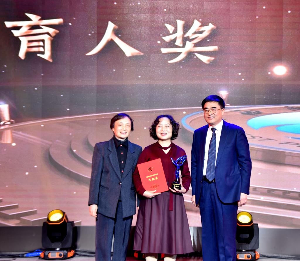 說明: https://zq.swpu.edu.cn:8443/_vsl/C9787C9FE0F04D836A43ECC4D1408332/51080C0A/1C626