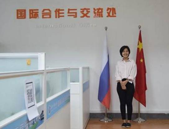 說明: 漢服女 說明: 漢服女