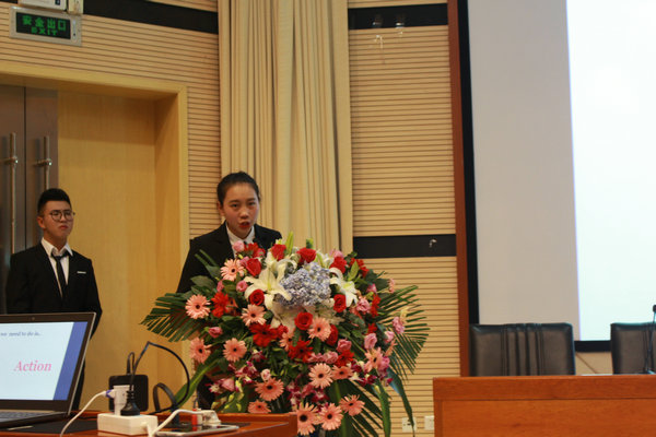 鄧芷琪在演講中